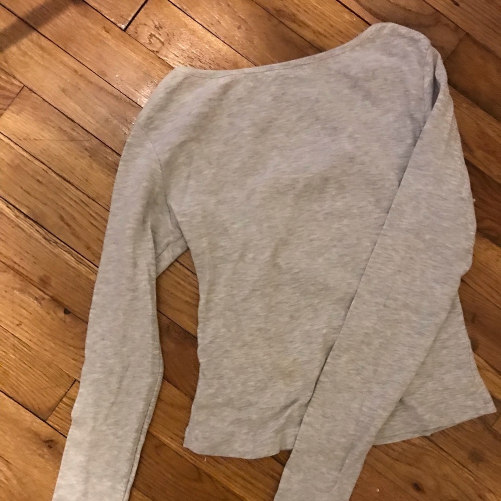 Long sleeve grey shirt